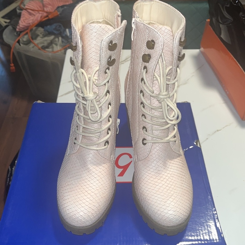 Olivia & Kate boots